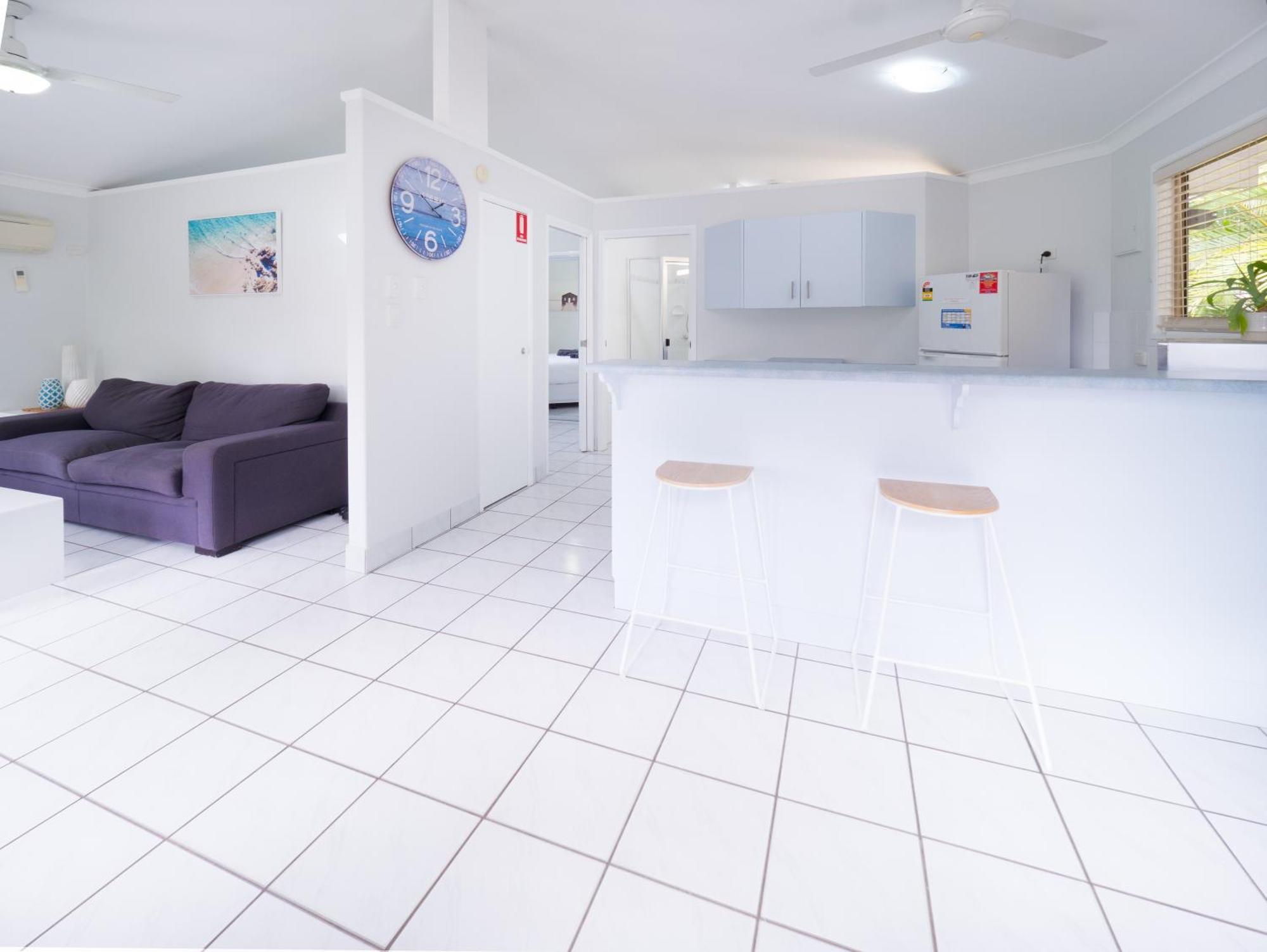 Boyne Island Motel And Villas エクステリア 写真