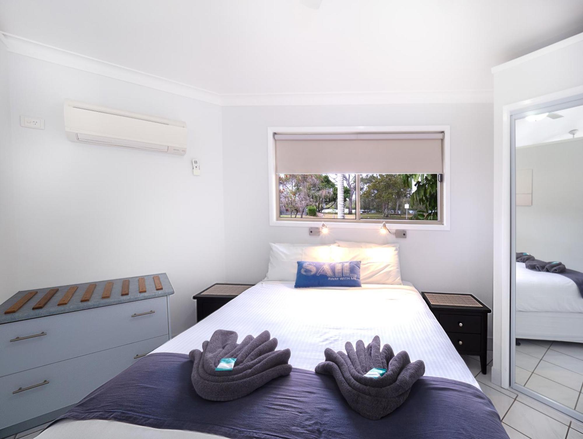 Boyne Island Motel And Villas エクステリア 写真